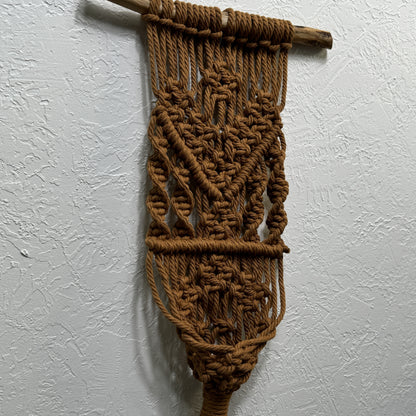 Macrame - Air Plant Hanger - Caramel Arrow