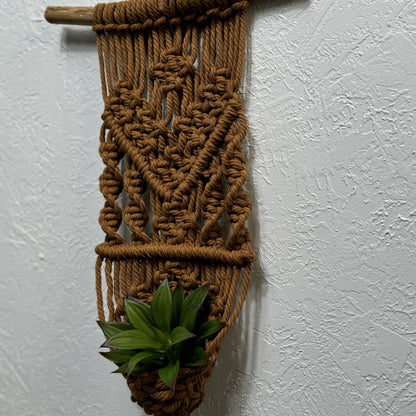 Macrame - Air Plant Hanger - Caramel Arrow