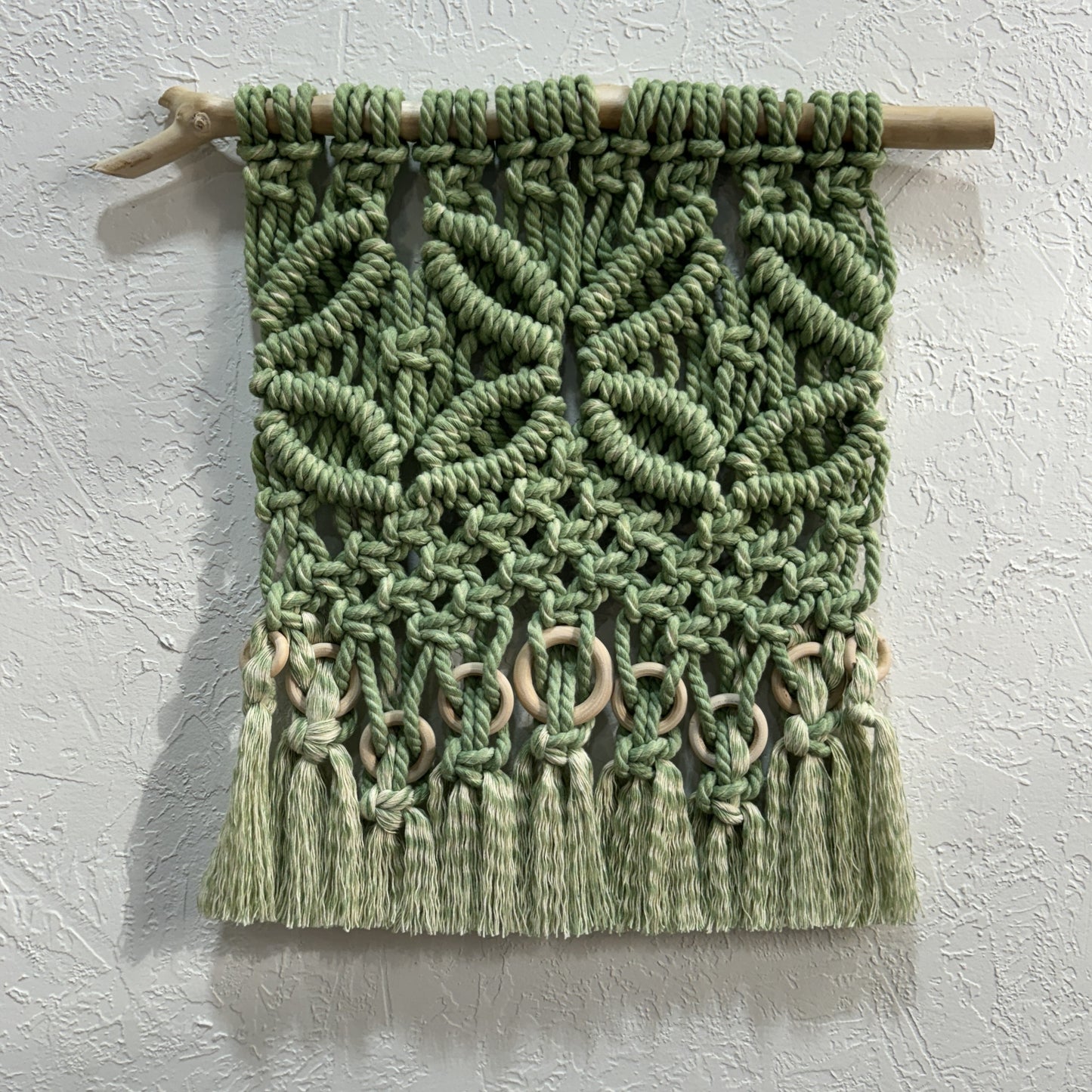 Macrame - Green Poly Floral w/Rings