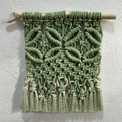 Macrame - Green Poly Floral w/Rings