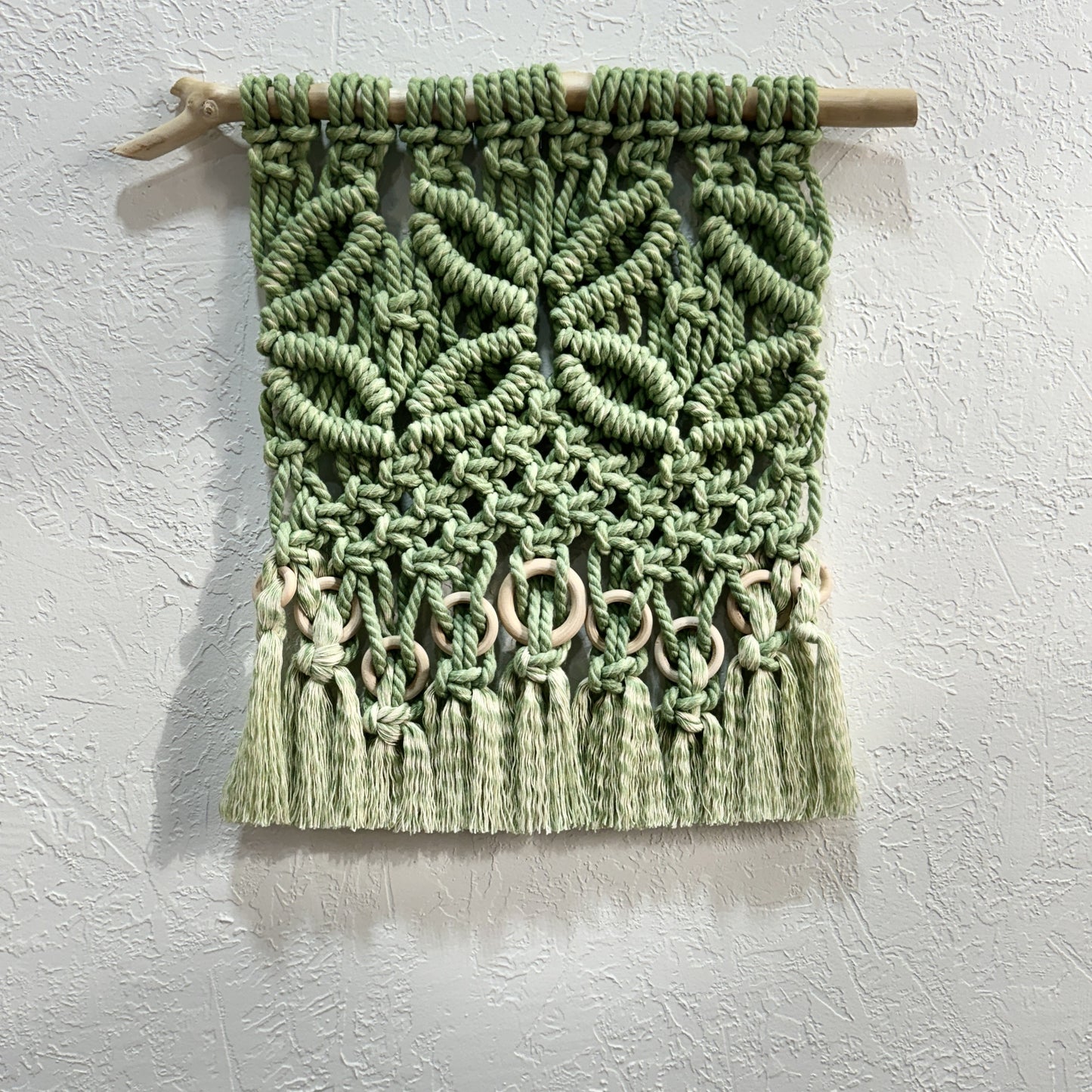 Macrame - Green Poly Floral w/Rings