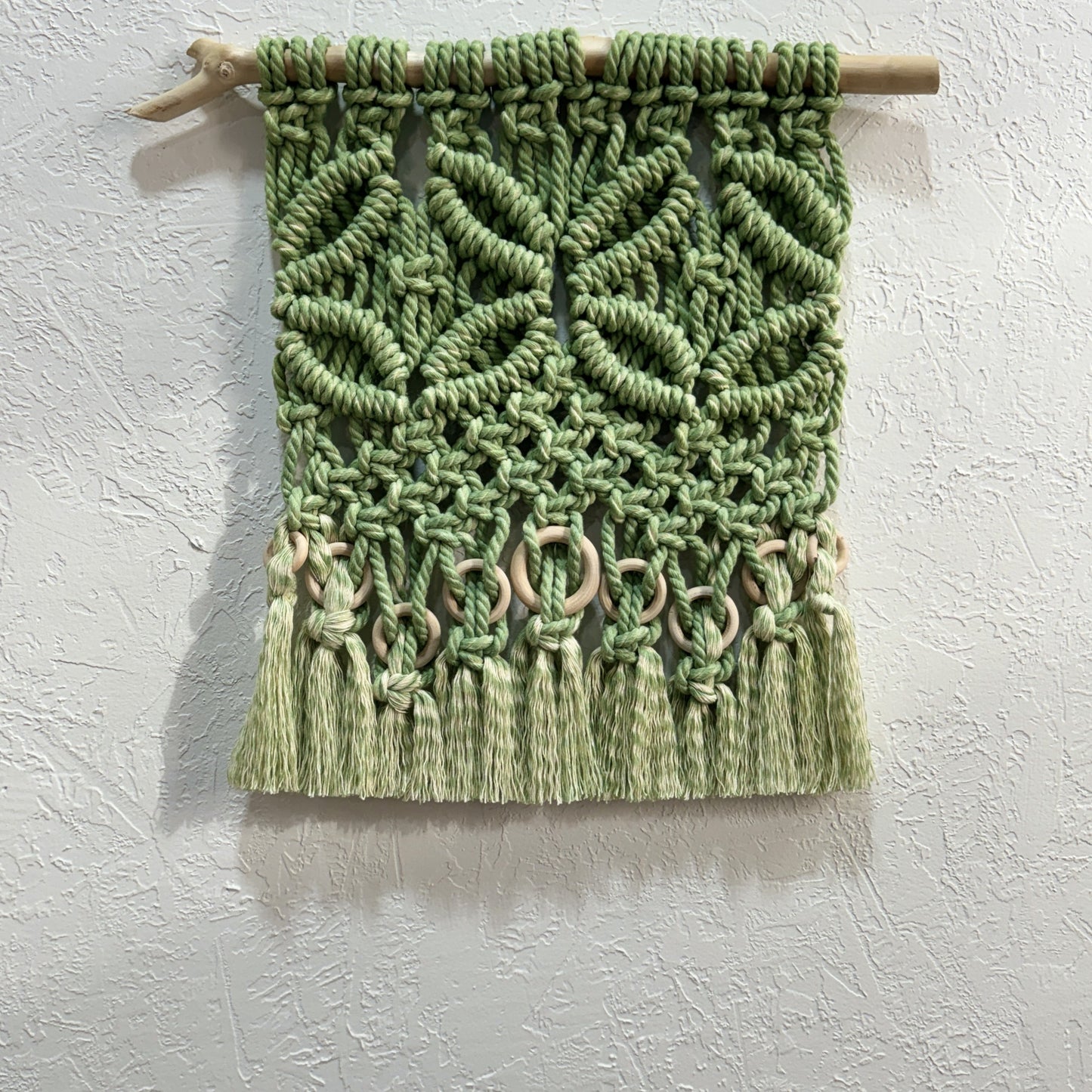 Macrame - Green Poly Floral w/Rings