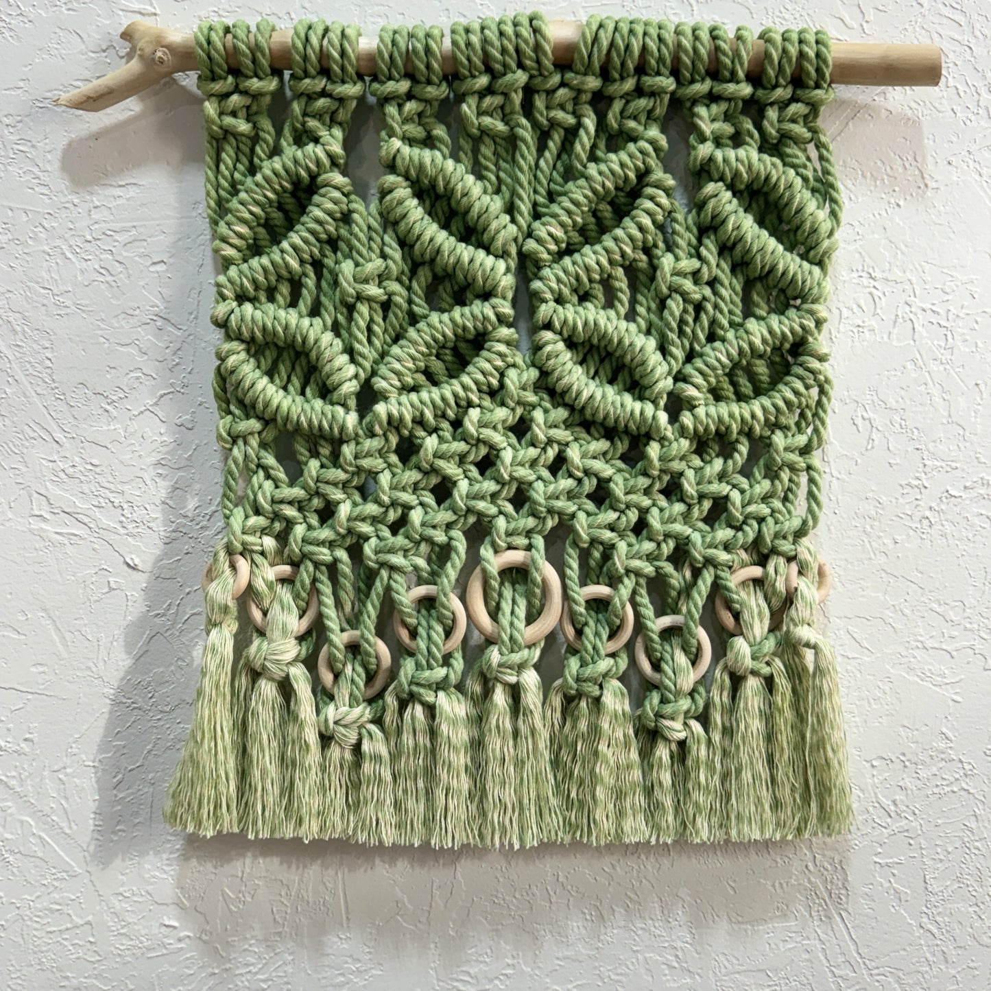 Macrame - Green Poly Floral w/Rings