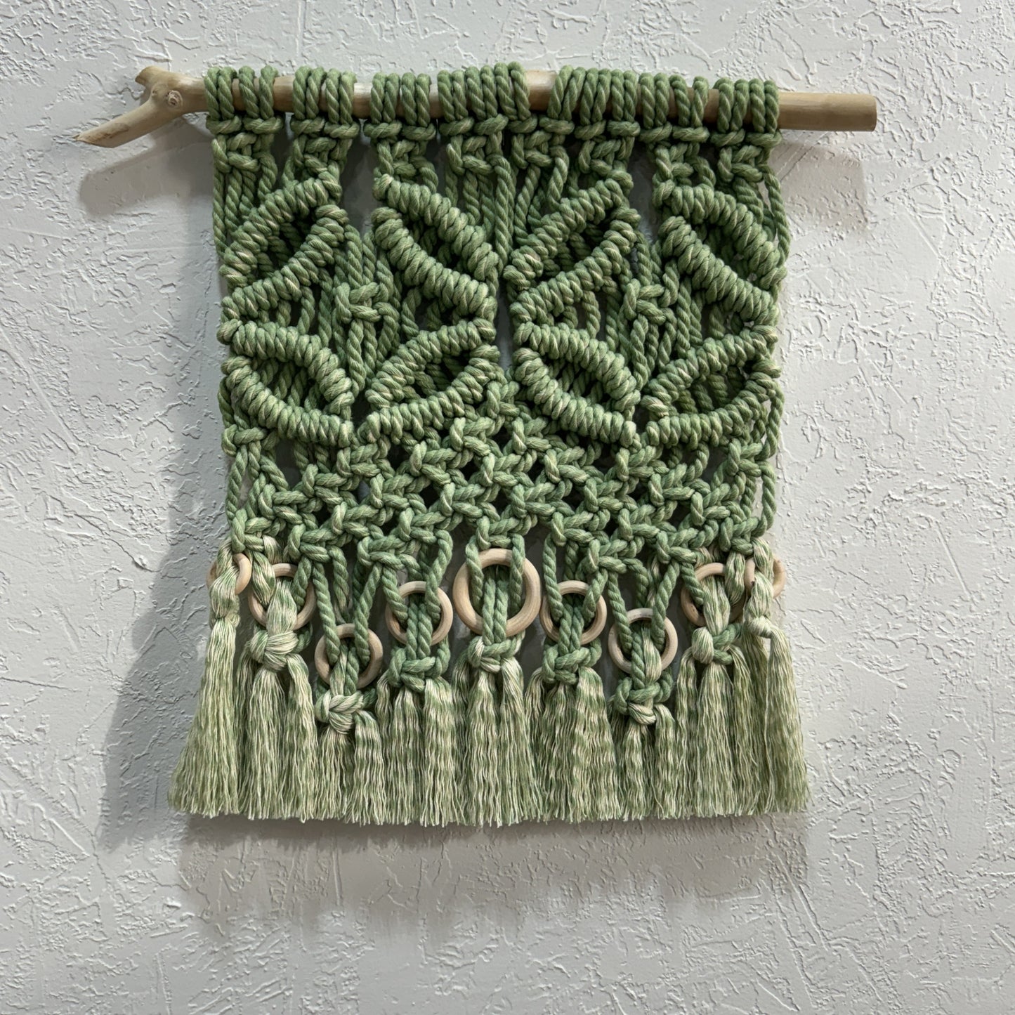 Macrame - Green Poly Floral w/Rings