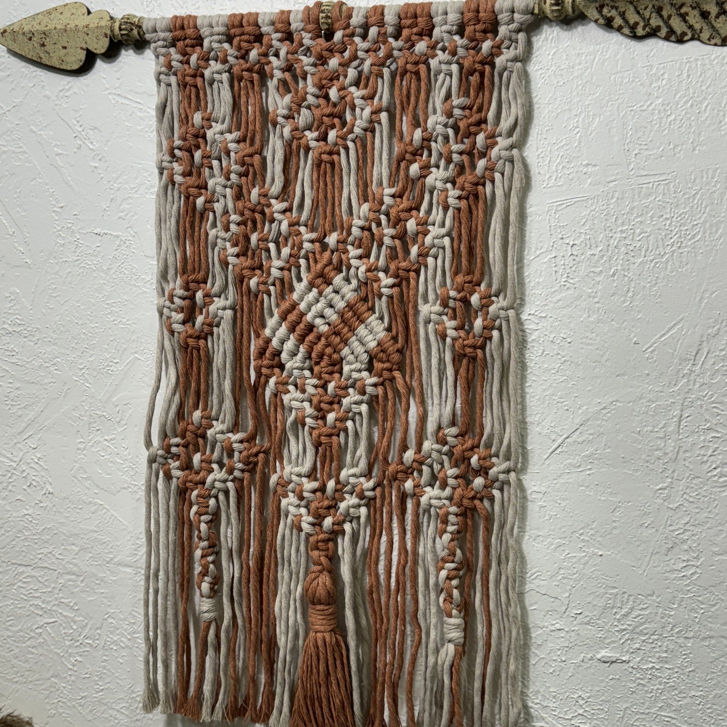Macrame | Arrow with Peach and Beige