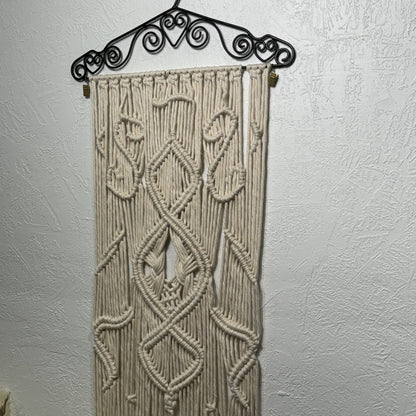 Macrame - Heartfelt Hanger Renaissance