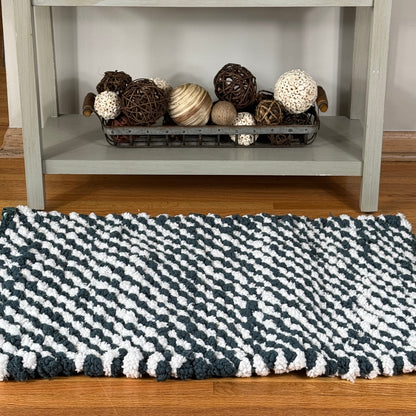 Rug | Reversible | Dark Green and White Stripe Pattern