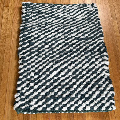 Rug | Reversible | Dark Green and White Stripe Pattern